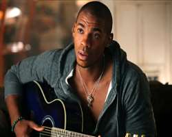 Brooks is also a trained guitar player.